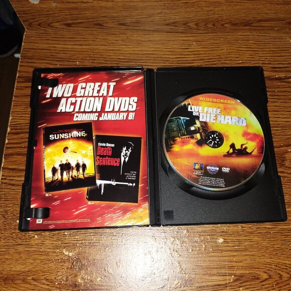 Die Hard 4: Live Free or Die Harder (DVD, 2007, Canadian, Widescreen) - Picture 2 of 3